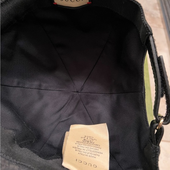 Gucci Black Cap with Red and Green Stripe
